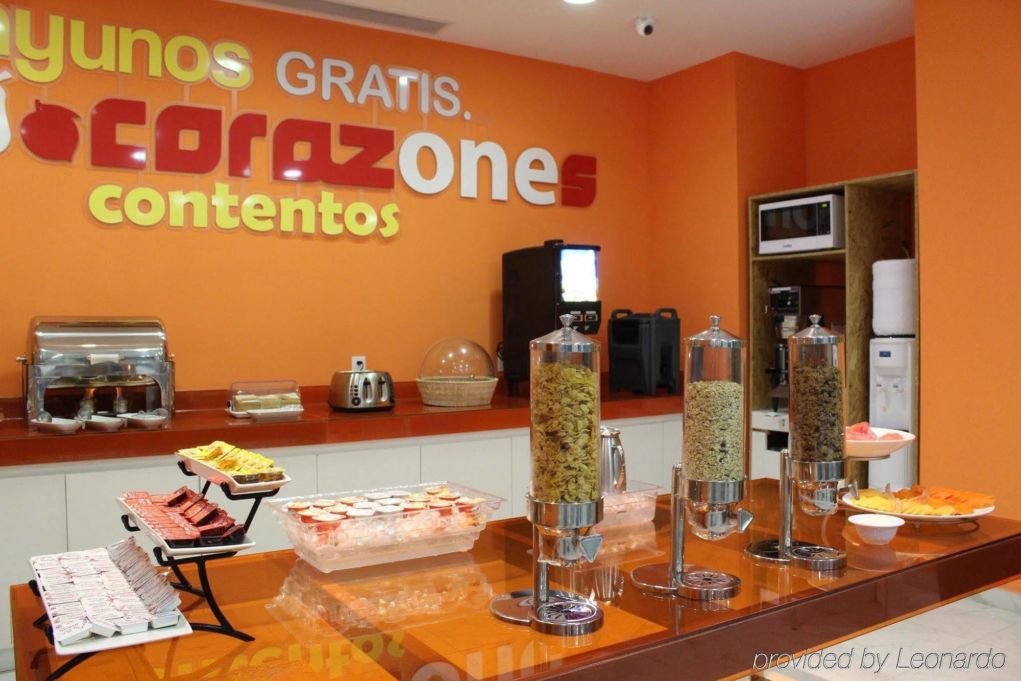 Hotel One Guadalajara Tapatio à Tlaquepaque Extérieur photo